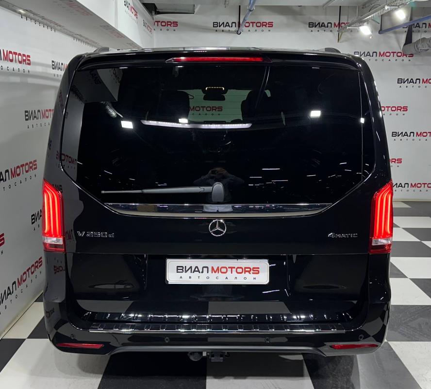 Mercedes-Benz V-класс 2021