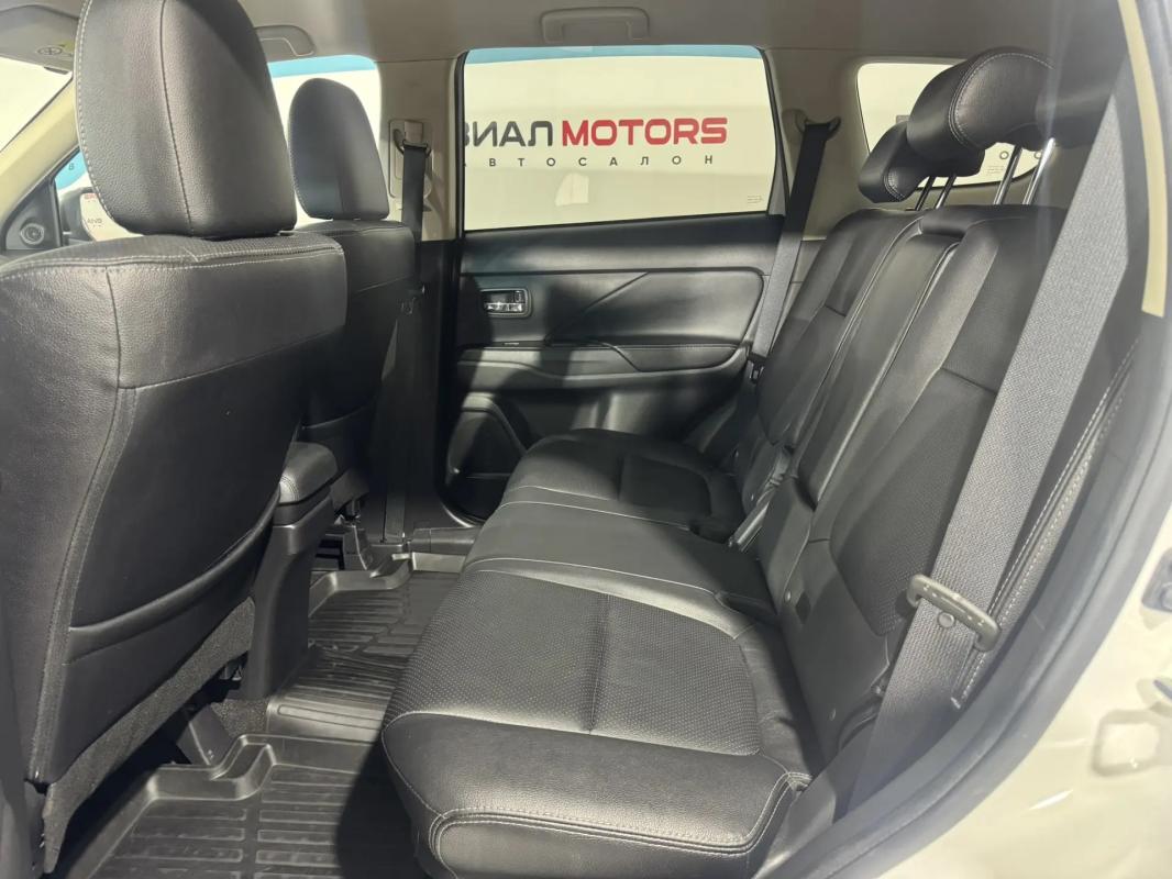 Mitsubishi Outlander 2.0 CVT (146 л.с.) 4WD 2018