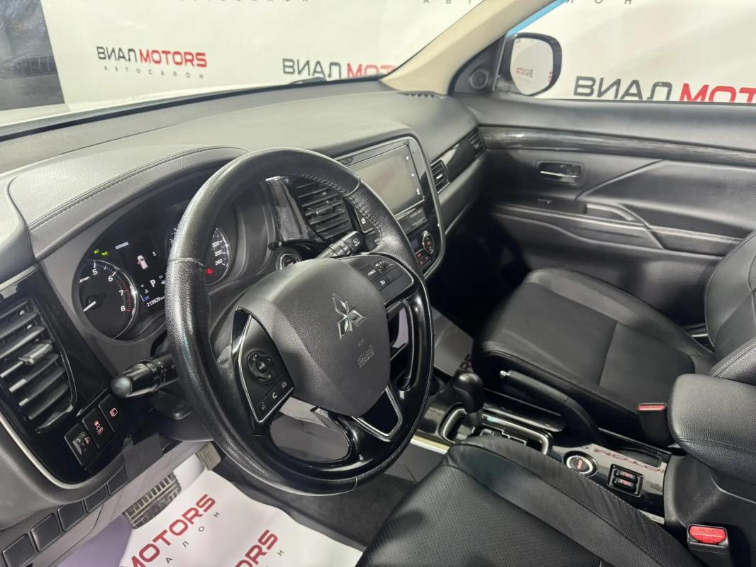 Mitsubishi Outlander 2.0 CVT (146 л.с.) 4WD 2018