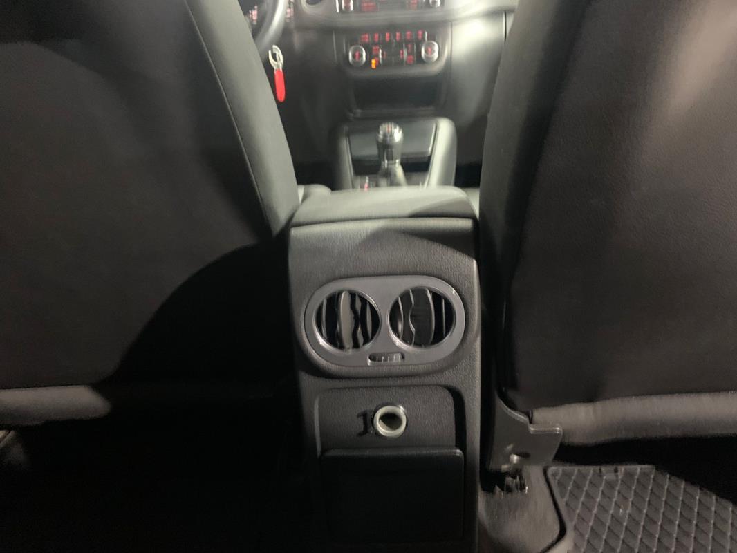 Volkswagen Tiguan 1.4 MT (122 л.с.) 2011