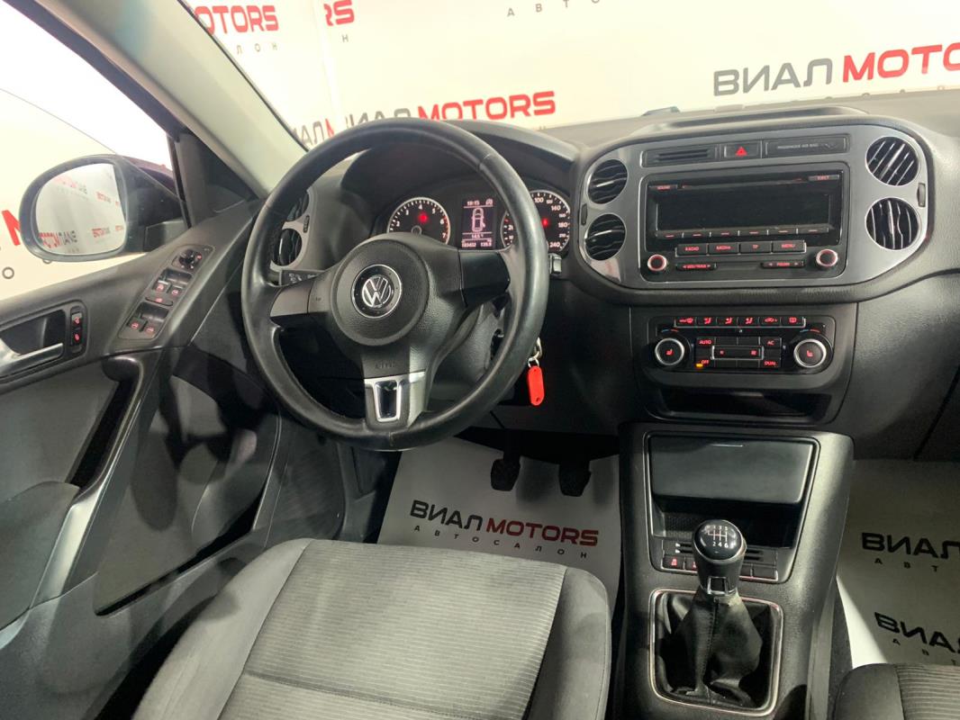 Volkswagen Tiguan 1.4 MT (122 л.с.) 2011