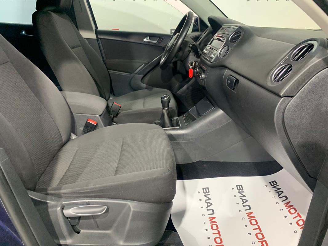 Volkswagen Tiguan 1.4 MT (122 л.с.) 2011