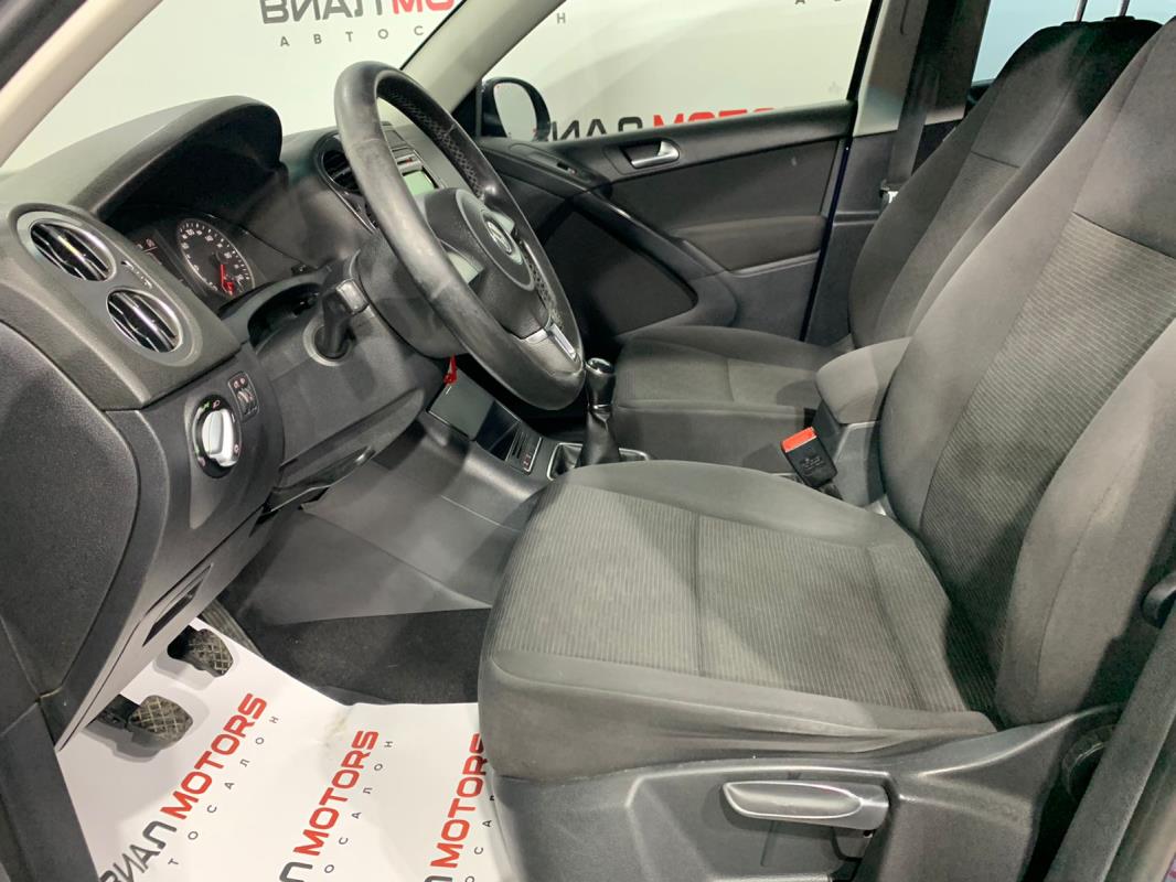 Volkswagen Tiguan 1.4 MT (122 л.с.) 2011
