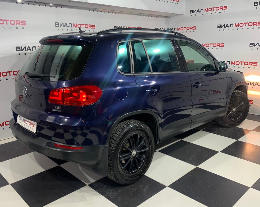 Volkswagen Tiguan 1.4 MT (122 л.с.) 2011