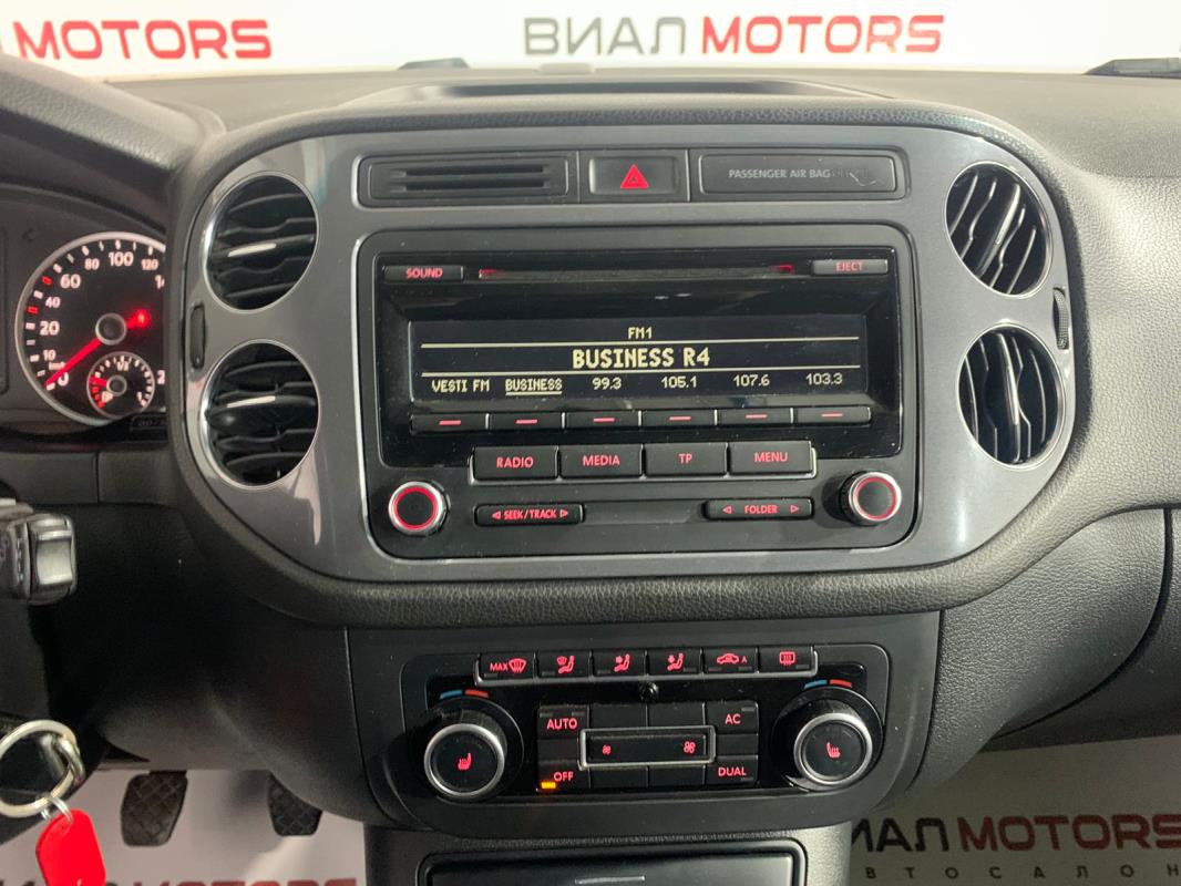 Volkswagen Tiguan 1.4 MT (122 л.с.) 2011