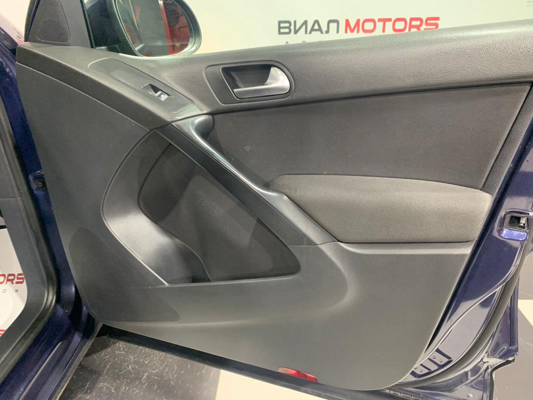 Volkswagen Tiguan 1.4 MT (122 л.с.) 2011