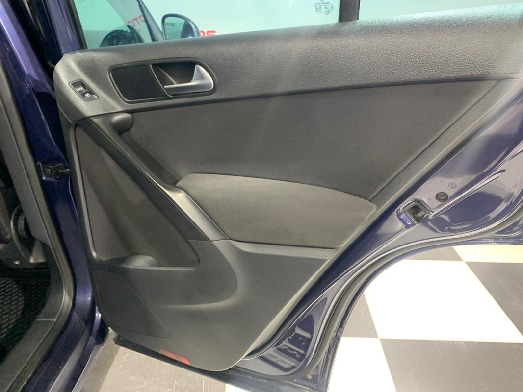 Volkswagen Tiguan 1.4 MT (122 л.с.) 2011