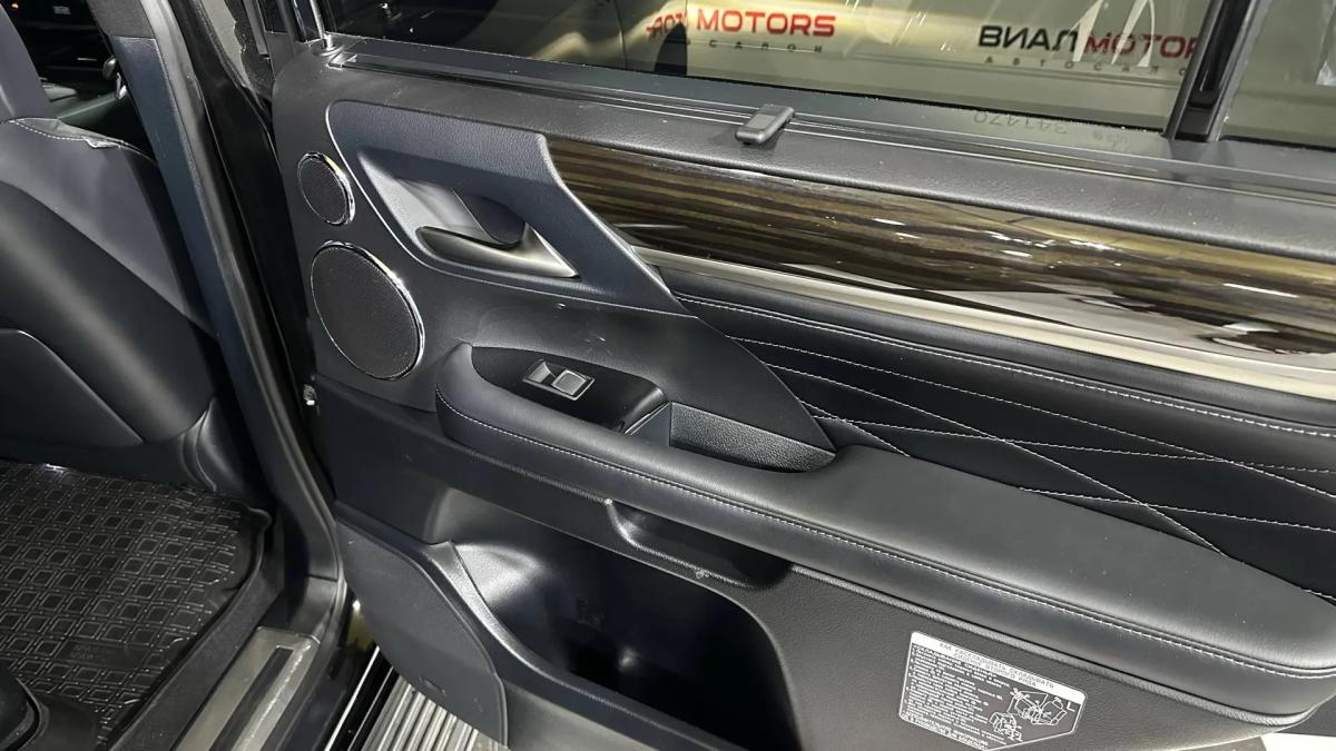 Lexus LX 570 2020