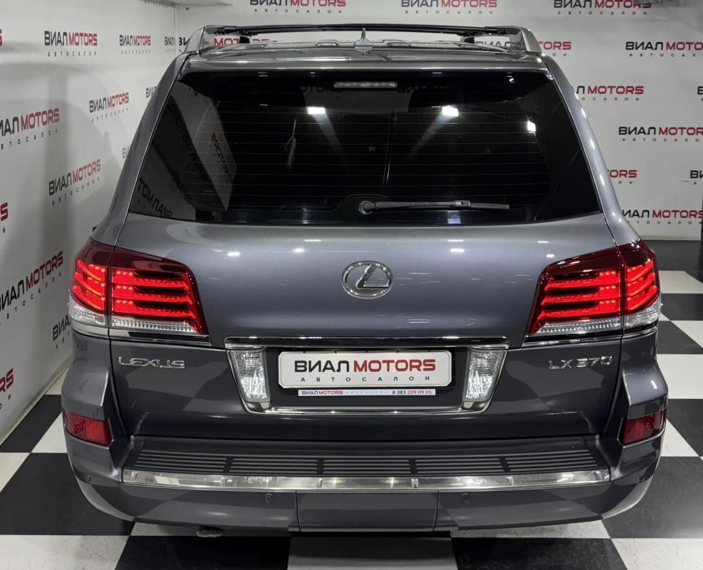 Lexus LX570 2013