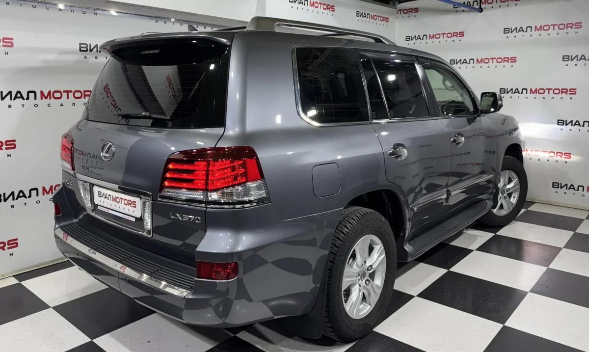 Lexus LX570 2013