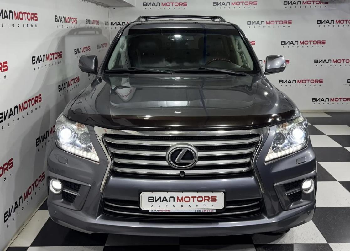 Lexus LX570 2013