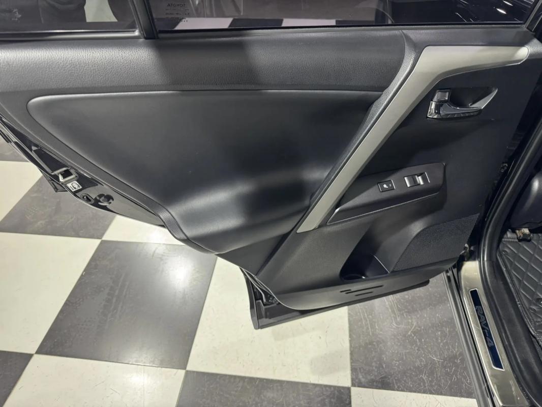 Toyota RAV4 2017