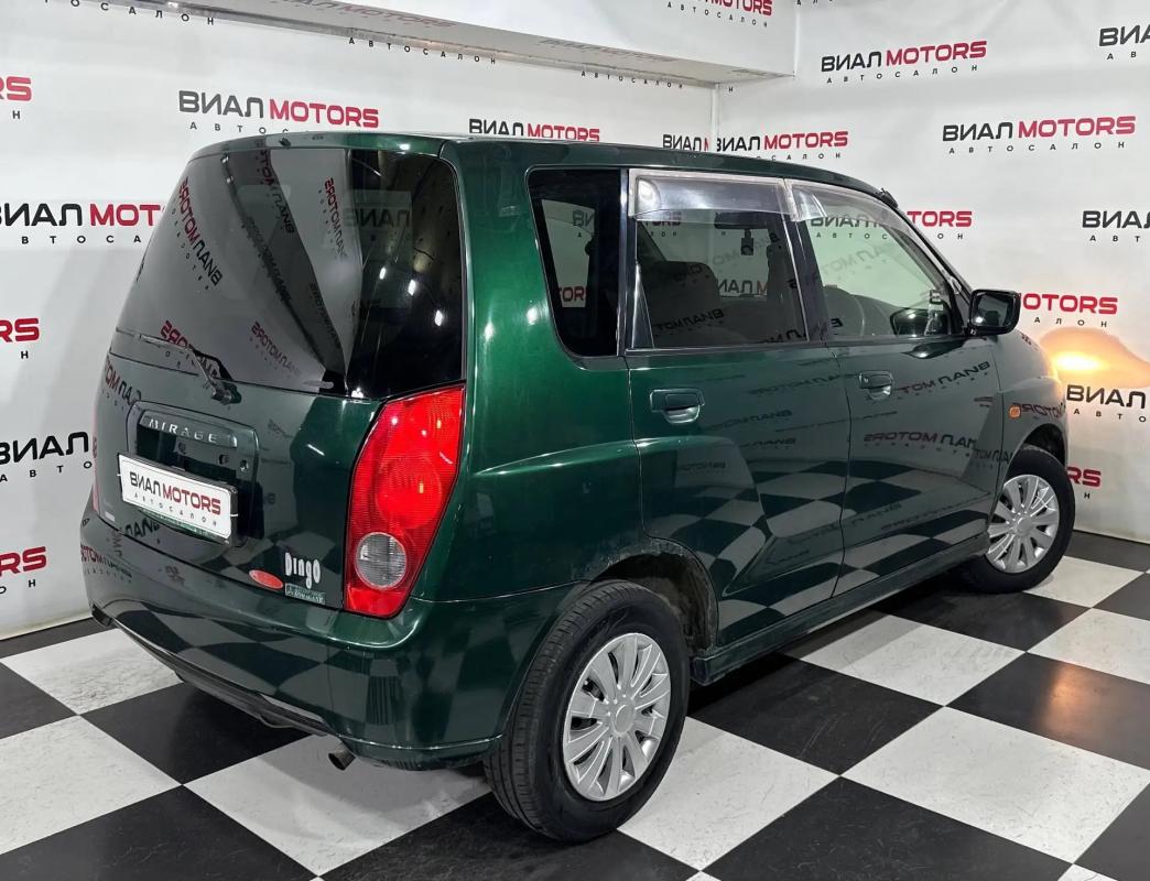 Mitsubishi Mirage 2000