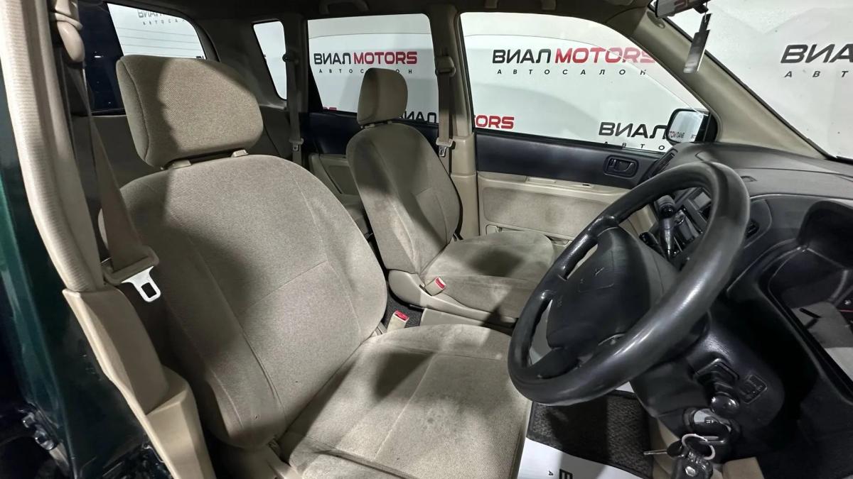 Mitsubishi Mirage 2000