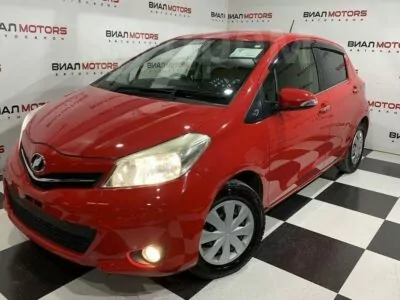 Toyota Vitz 1.0 CVT (69 л.с.) 2012