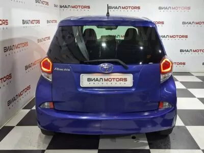 Toyota Ractis 1.3 CVT (99 л.с.) 2015