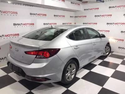 Hyundai Elantra 2.0 AT (150 л.с.) 2019
