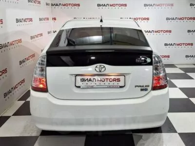 Toyota Prius 1.5hyb AT (76 л.с.) 2009