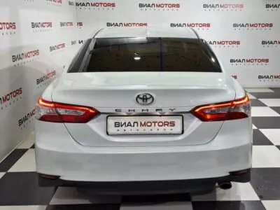 Toyota Camry  2019
