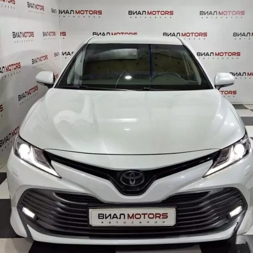 Toyota Camry  2019