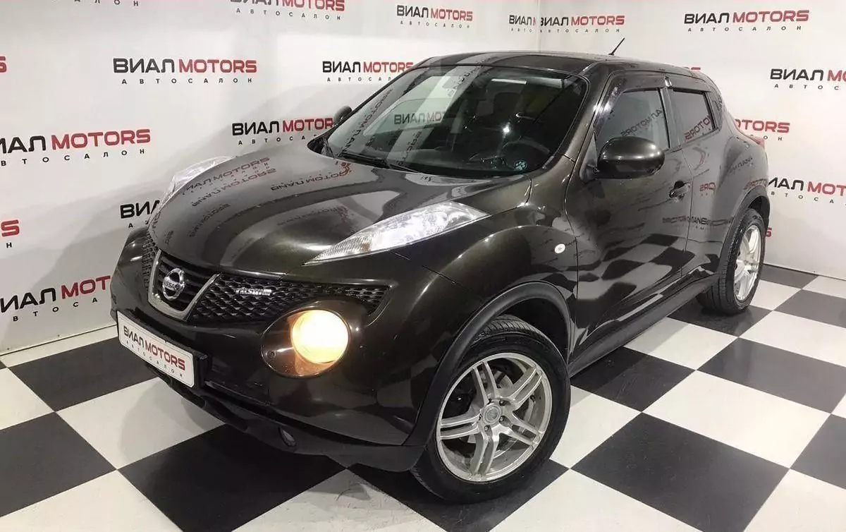 Nissan Juke 1.6 MT (117 л.с.) 2012