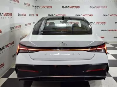 Hyundai Elantra  2023