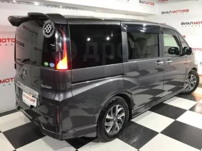 Honda Stepwgn  2015