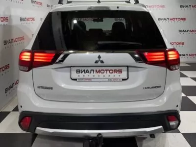 Mitsubishi Outlander  2015
