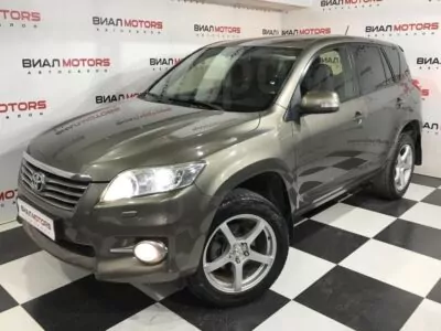 Toyota RAV4  2012