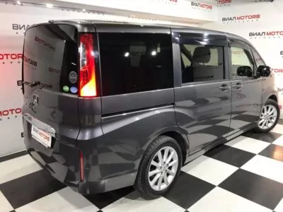 Honda Stepwgn  2017