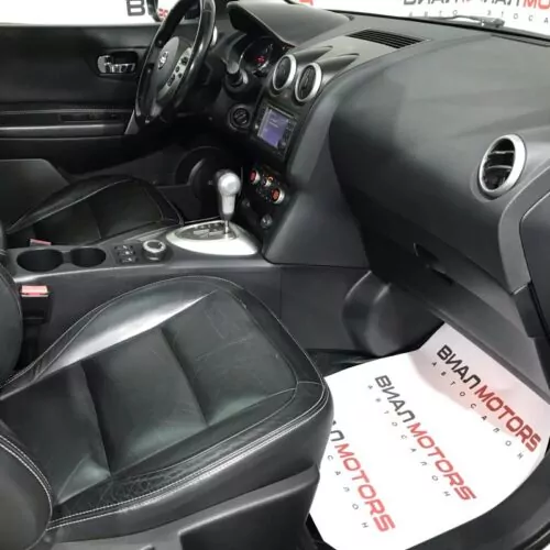 Nissan Qashqai  2010